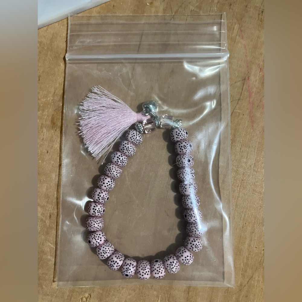 🧨Bracelet NWOT stretch style